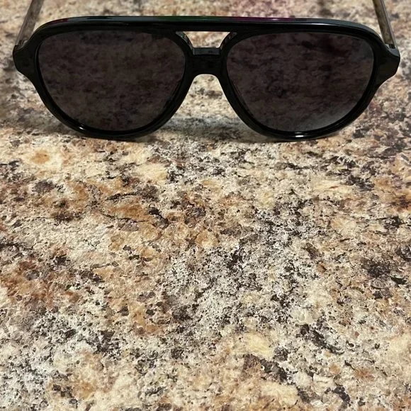 Gucci Mens UV Protection Retro Aviator Sunglasses Black 59mm.
